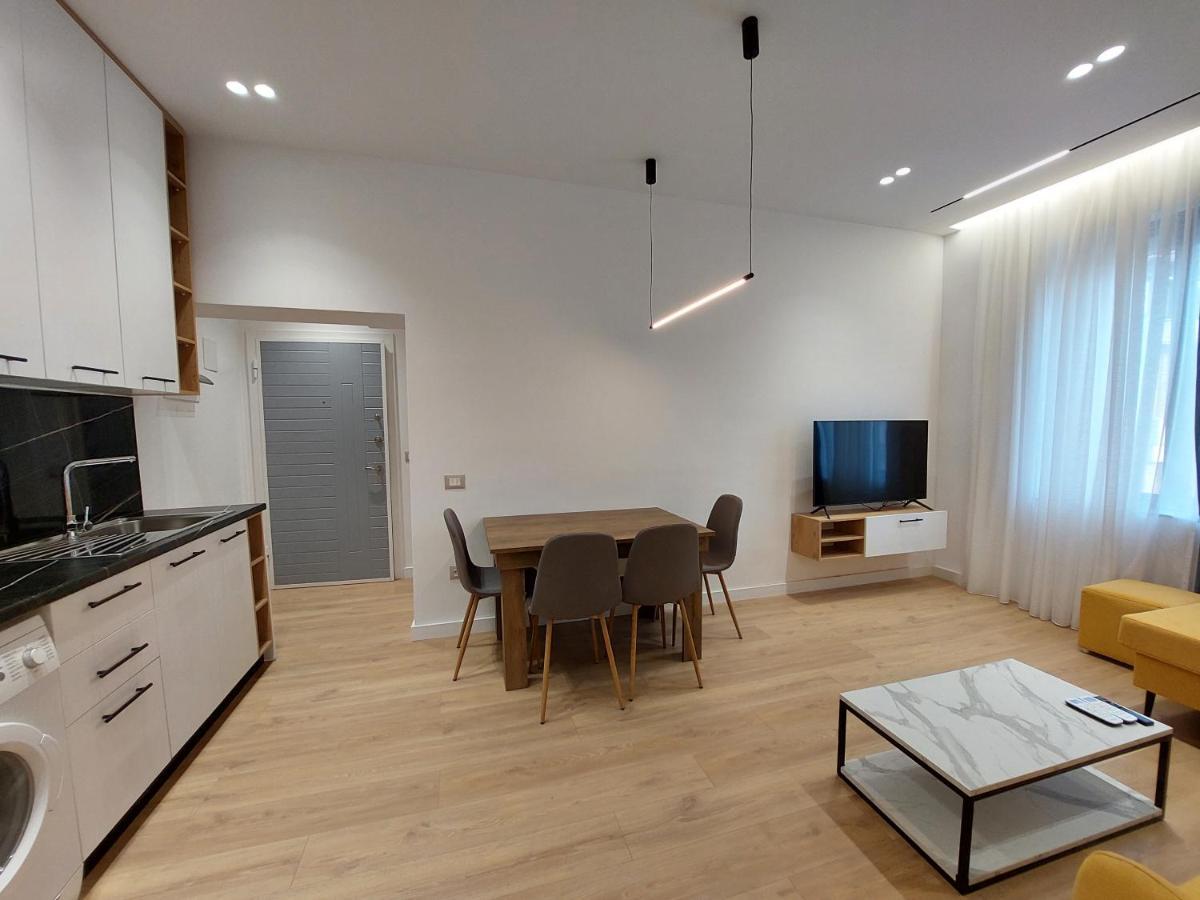 Luxury Apartments Blloku Тирана Екстериор снимка