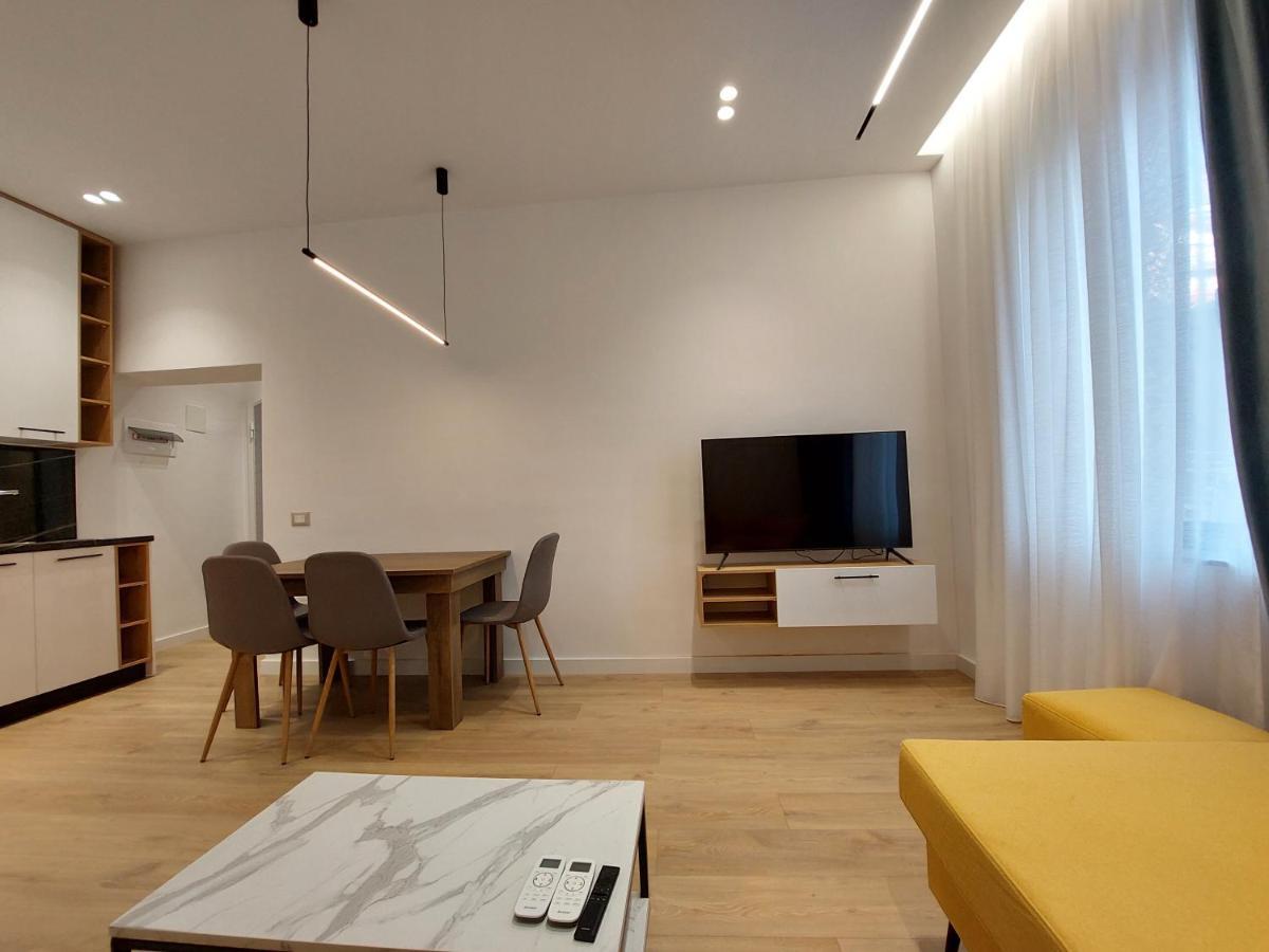 Luxury Apartments Blloku Тирана Екстериор снимка