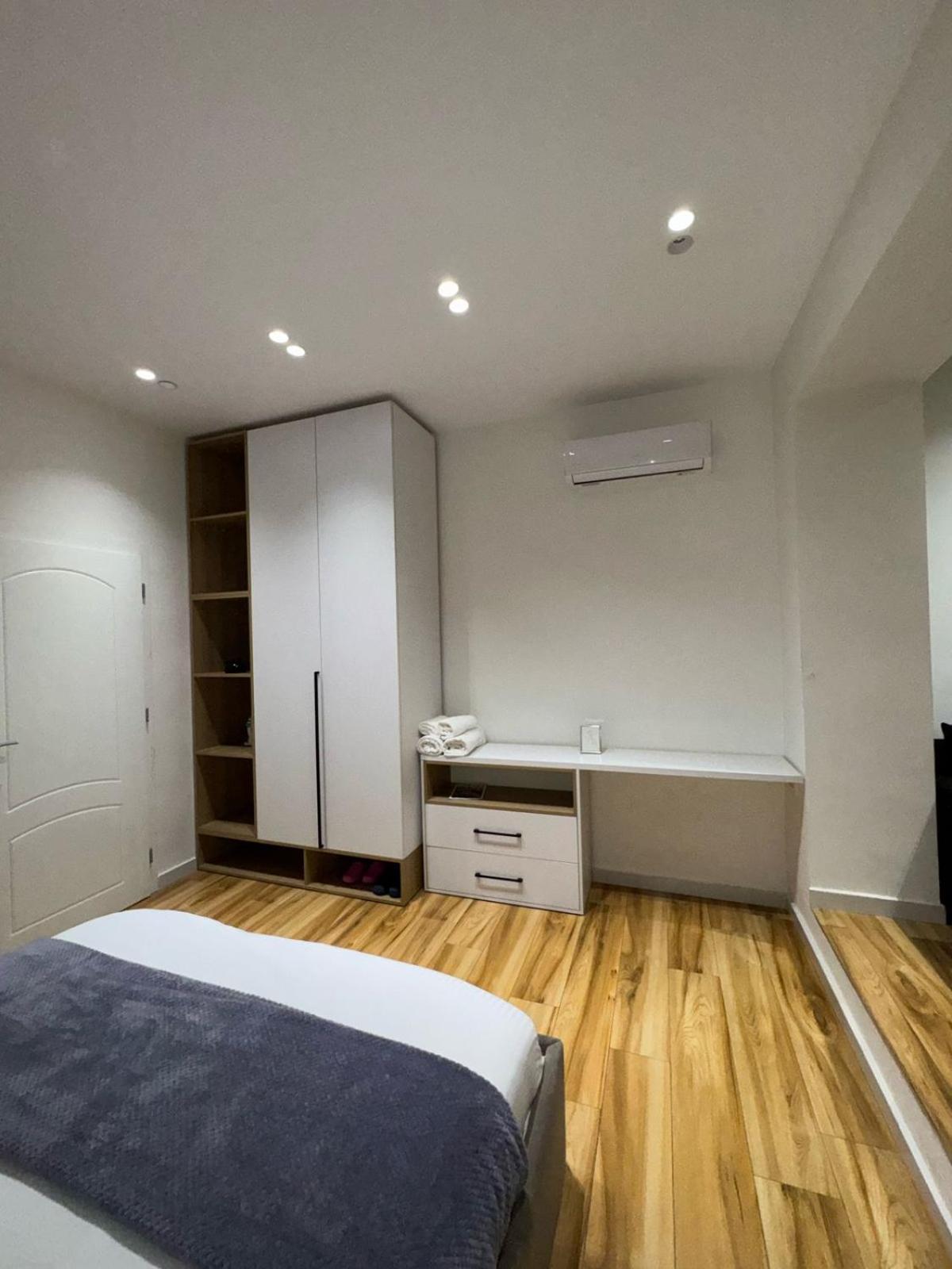 Luxury Apartments Blloku Тирана Екстериор снимка