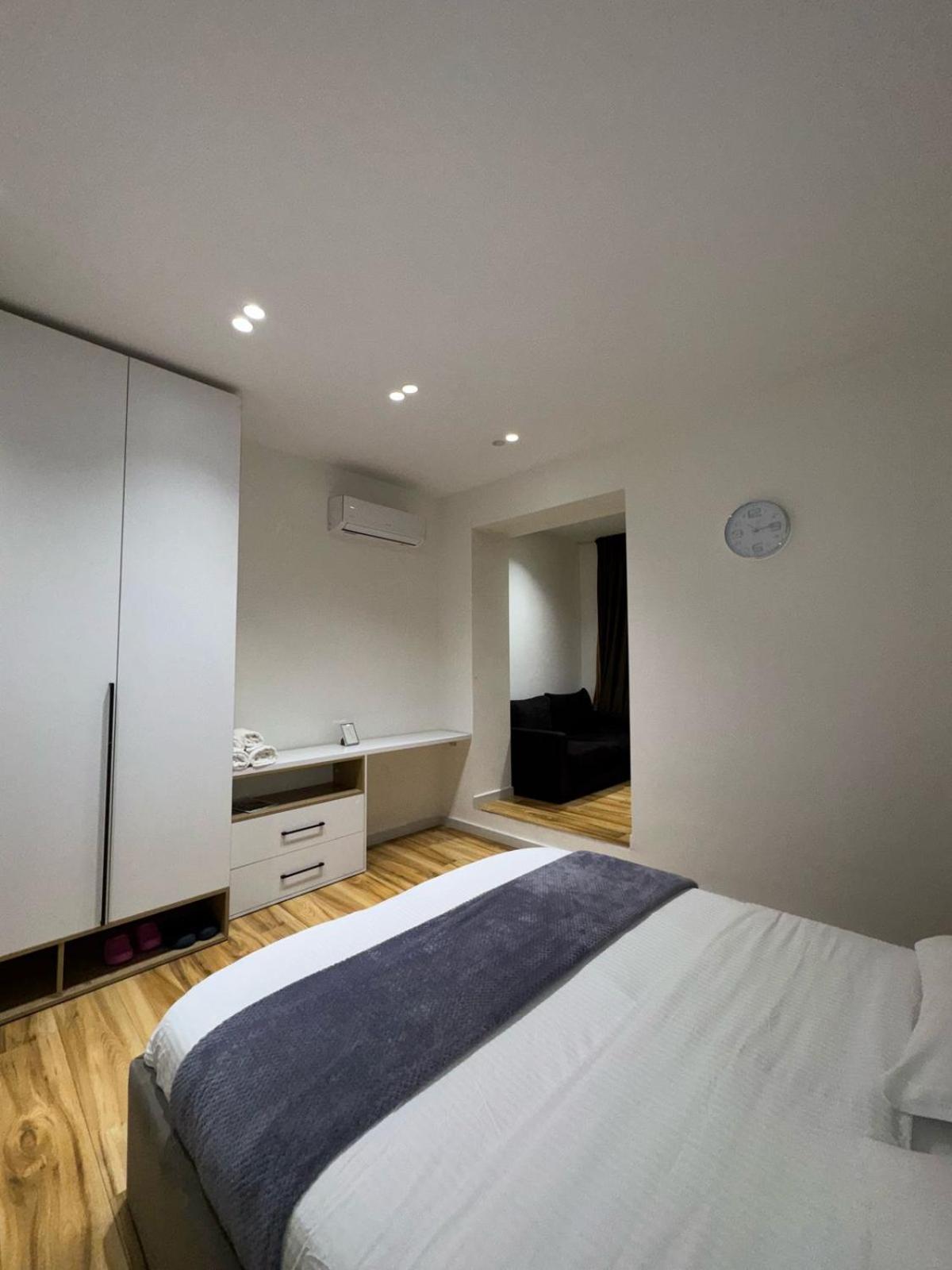 Luxury Apartments Blloku Тирана Екстериор снимка